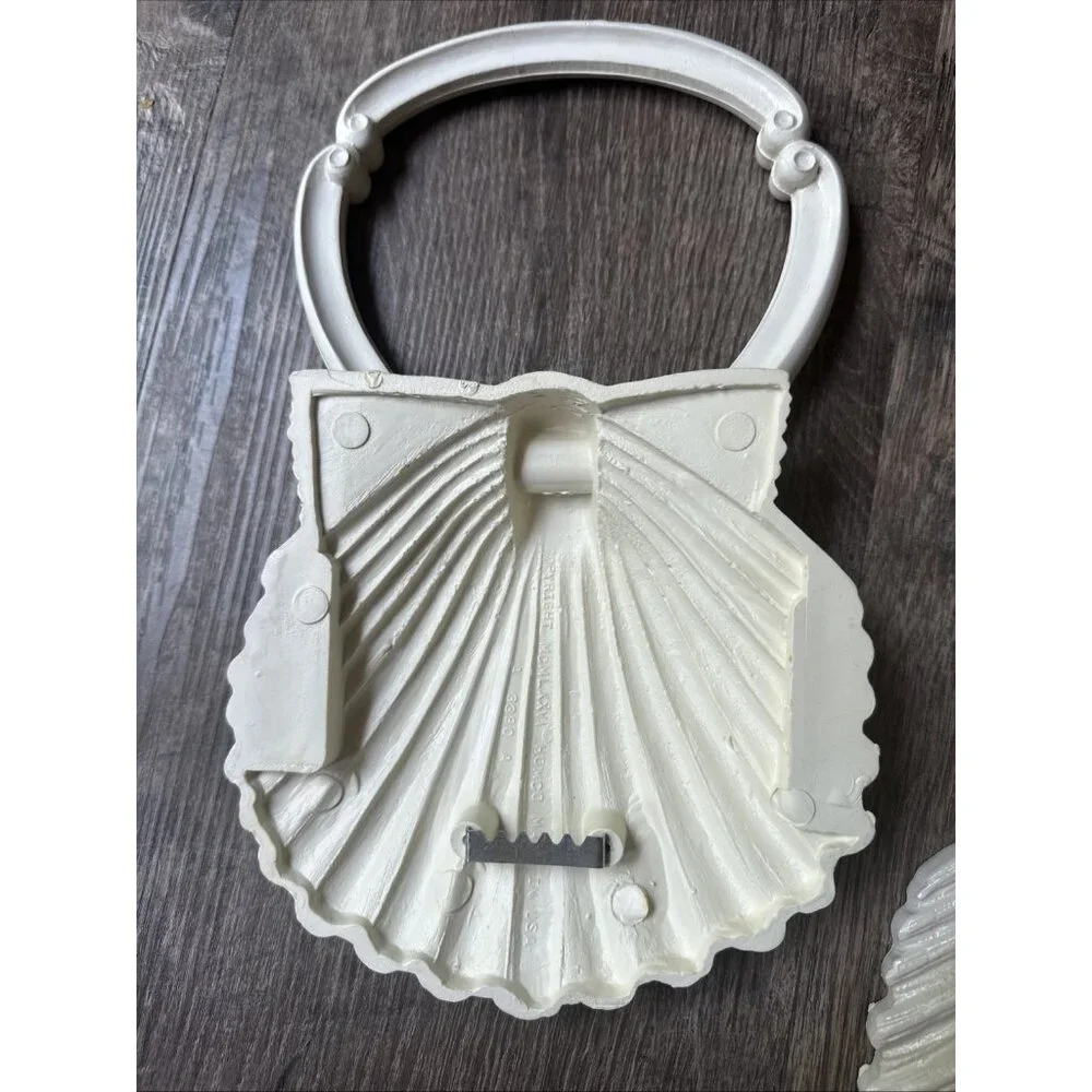 Beach House Seashell Towel Holders Vintage USA Homco Ivory Set of‎ 2